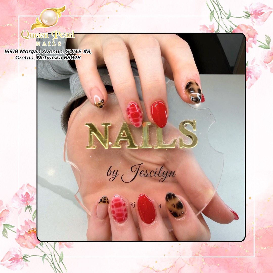 Queen Pearl Nails